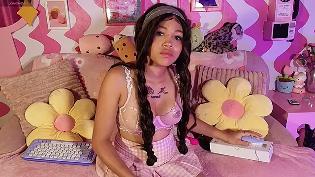 Snapshot of Candygirls_xoxo chatting on November 23, 10:26 am Candygirls xoxo online show from November 23, 10:26 am