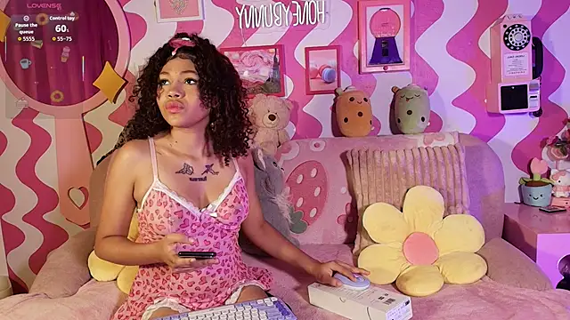 Snapshot of Candygirls_xoxo chatting on November 25, 10:04 am Candygirls xoxo online show from November 25, 10:04 am