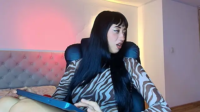 Raven  riot online show from November 26, 2:07 pm