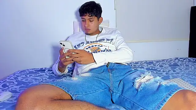 Dominic King online show from December 1, 1:43 am