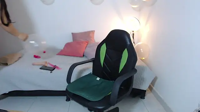 angiedavies10 online show from October 29, 2:41 pm