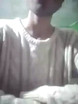 Snapshot of Luckysucks chatting on October 27, 8:13 pm Luckysucks online show from October 27, 8:13 pm