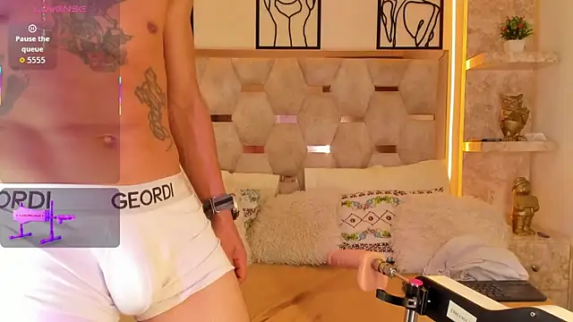 Andrew Haalls online show from November 3, 9:05 pm