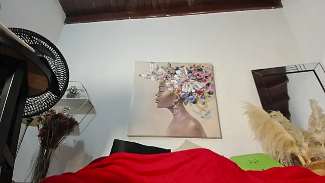 hathor  01 online show from November 7, 4:01 am