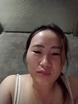 Snapshot of emini-xx chatting on October 29, 11:56 am emini-xx online show from October 29, 11:56 am