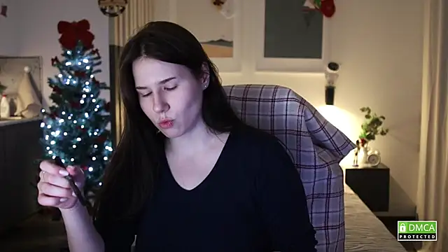 girl u never met online show from December 15, 6:01 pm