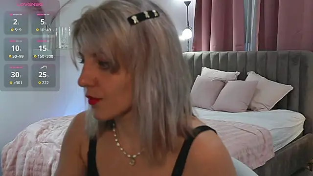 Snapshot of CandaceTaylor chatting on November 12, 2:06 pm CandaceTaylor online show from November 12, 2:06 pm