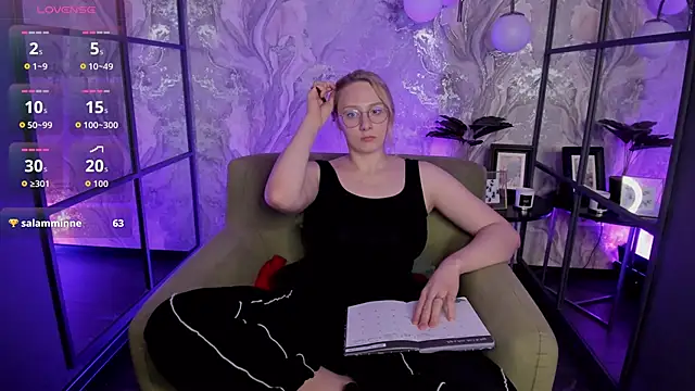 Snapshot of Liana_Ln chatting on November 30, 3:43 am Liana Ln online show from November 30, 3:43 am