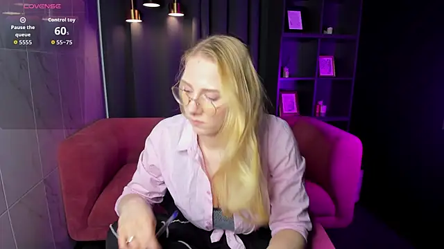 Snapshot of Liana_Ln chatting on December 13, 8:04 pm Liana Ln online show from December 13, 8:04 pm