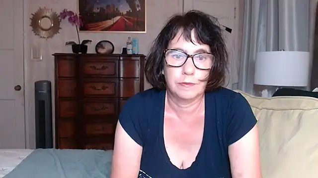 BigbustedBrenda online show from November 4, 5:01 pm