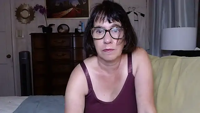 BigbustedBrenda online show from November 6, 6:20 pm