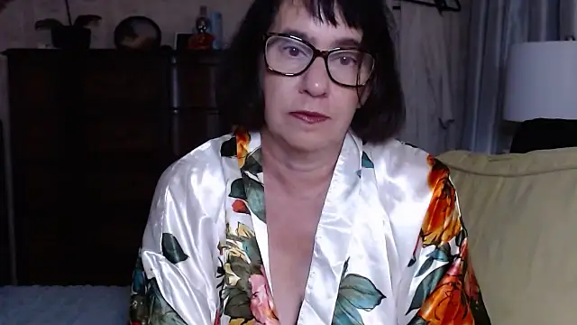 BigbustedBrenda online show from November 22, 4:50 pm