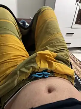 Snapshot of Hernann19 chatting on December 19, 8:38 pm Hernann19 online show from December 19, 8:38 pm