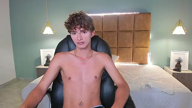 NicolasFerrer18 online show from November 11, 7:36 pm