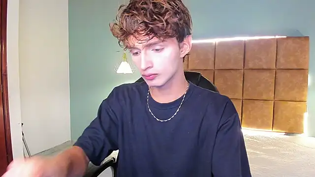 NicolasFerrer18 online show from November 12, 7:35 pm