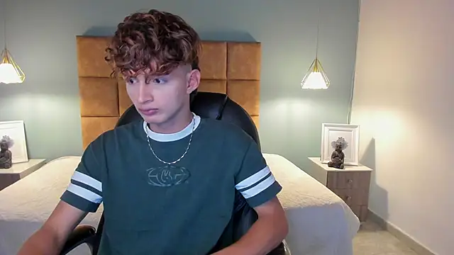 NicolasFerrer18 online show from November 16, 7:30 pm