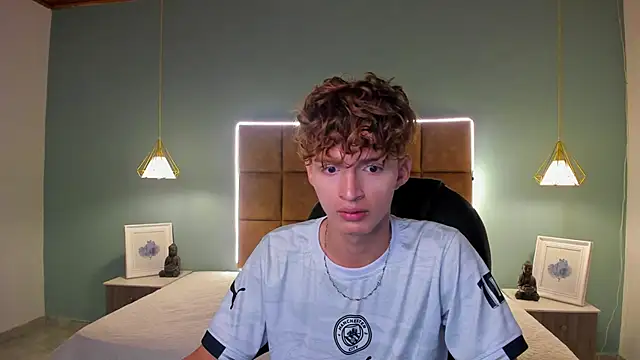 NicolasFerrer18 online show from November 19, 7:36 pm