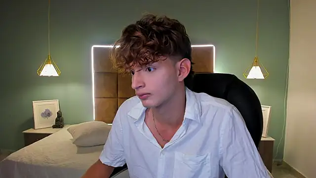 NicolasFerrer18 online show from November 20, 7:24 pm