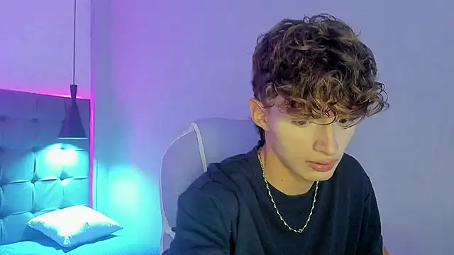 NicolasFerrer18 online show from November 30, 7:18 pm