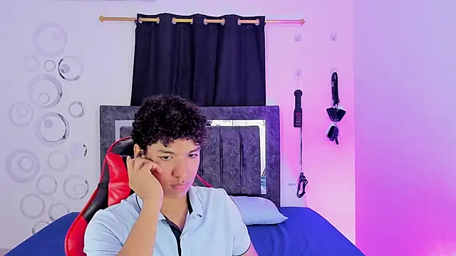 Maximiliano Khalil online show from November 15, 8:05 pm