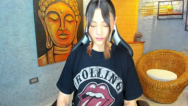 DakotaRussell  online show from October 28, 11:03 am