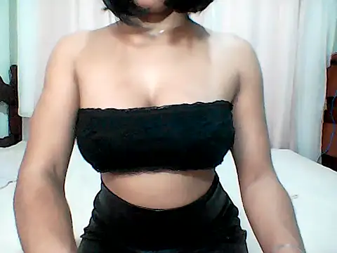 HotGiirl2025 online show from November 18, 4:28 am