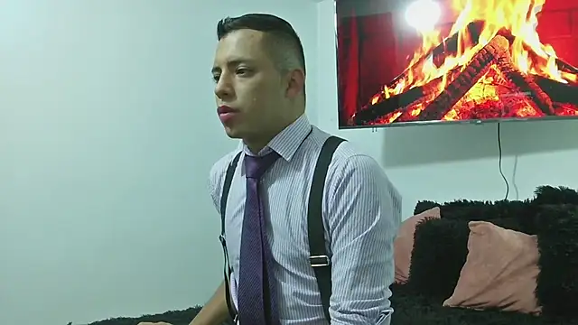 Snapshot of Mike_Fetiche chatting on November 13, 3:16 am Mike Fetiche online show from November 13, 3:16 am