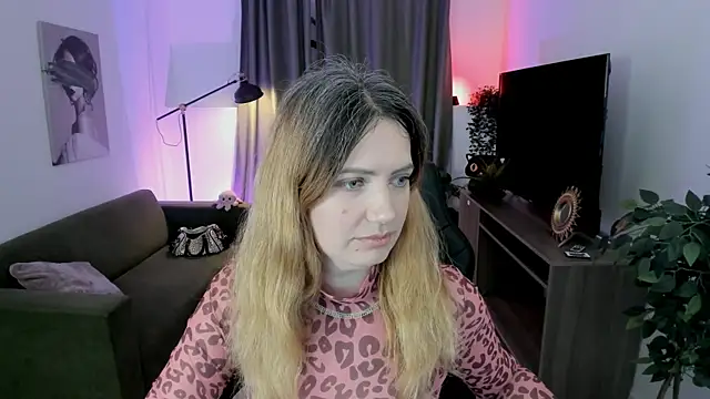 Snapshot of AleksaLaurent chatting on October 30, 6:04 am AleksaLaurent online show from October 30, 6:04 am