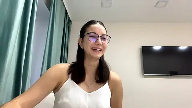 Snapshot of Allisgree chatting on November 10, 7:18 am Allisgree online show from November 10, 7:18 am