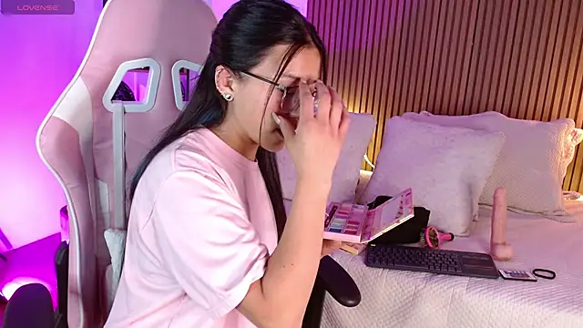 Skay bluee online show from October 31, 1:23 pm