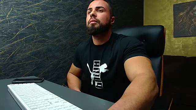 HayesWood online show from November 12, 5:41 am