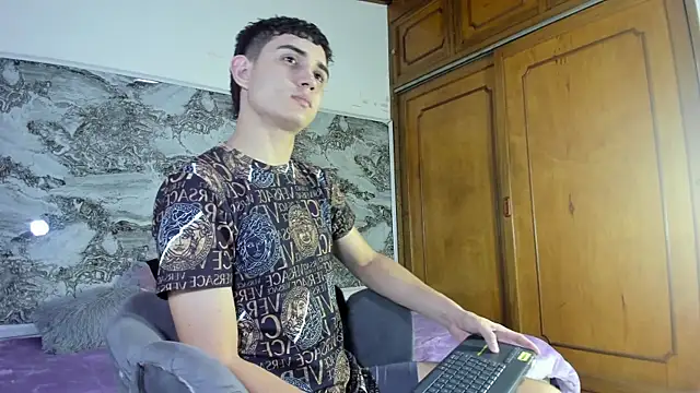 alejo gray online show from November 9, 7:23 pm