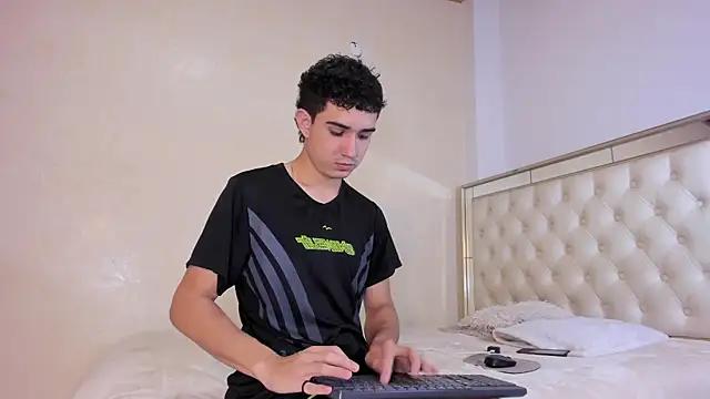 alejo gray online show from November 20, 3:39 am