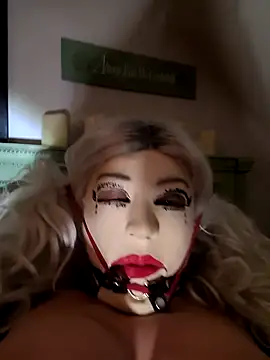 Snapshot of pleasser85 chatting on November 4, 10:47 am pleasser85 online show from November 4, 10:47 am