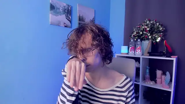 LeoBensyten online show from November 1, 8:55 pm