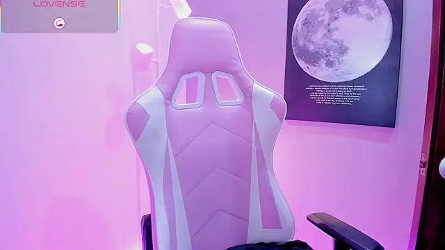 KaylaPrince  online show from November 6, 12:39 pm