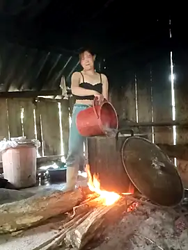 Snapshot of -Lana-123 chatting on November 16, 1:44 am -Lana-123 online show from November 16, 1:44 am