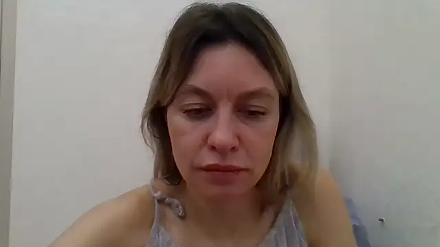 Snapshot of Little_Milf_5 chatting on November 26, 4:19 pm Little Milf 5 online show from November 26, 4:19 pm