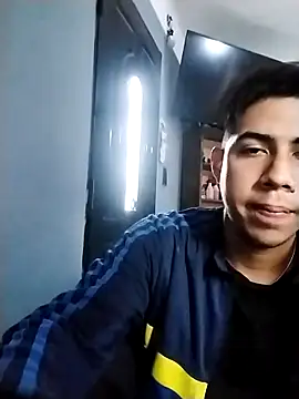 Snapshot of Fede26Zonasur chatting on November 7, 10:37 am Fede26Zonasur online show from November 7, 10:37 am