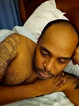 TraddyZaddy online show from October 31, 3:51 am