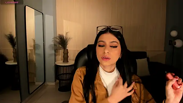 BellaConnorX online show from December 2, 3:56 am