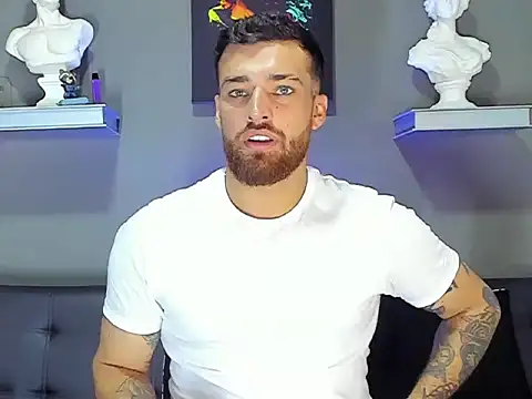 Snapshot of Thorevans2424 chatting on November 21, 12:43 am Thorevans2424 online show from November 21, 12:43 am