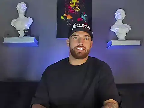 Snapshot of Thorevans2424 chatting on November 22, 1:04 am Thorevans2424 online show from November 22, 1:04 am