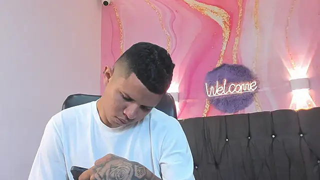 Steven19 LatinBoy online show from November 25, 11:54 am