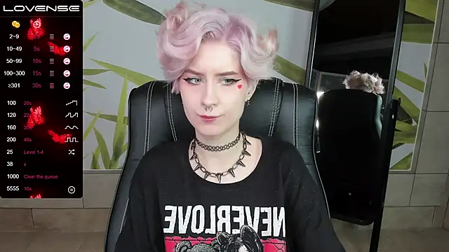 Angel Julles online show from November 23, 2:39 pm