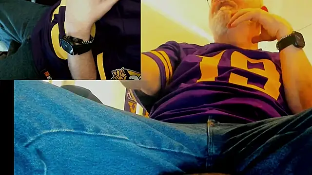 Snapshot of sexxme214 chatting on November 5, 9:04 pm sexxme214 online show from November 5, 9:04 pm