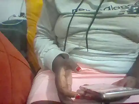 Snapshot of tyimi chatting on November 26, 8:43 pm tyimi online show from November 26, 8:43 pm