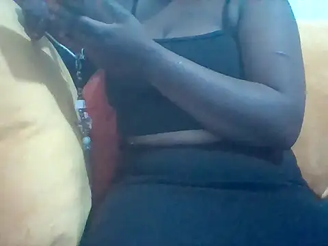 Snapshot of tyimi chatting on November 28, 11:02 am tyimi online show from November 28, 11:02 am