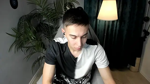 MarkKullen online show from November 25, 7:14 pm