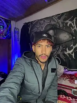 Snapshot of 3v1l chatting on November 21, 8:07 pm 3v1l online show from November 21, 8:07 pm